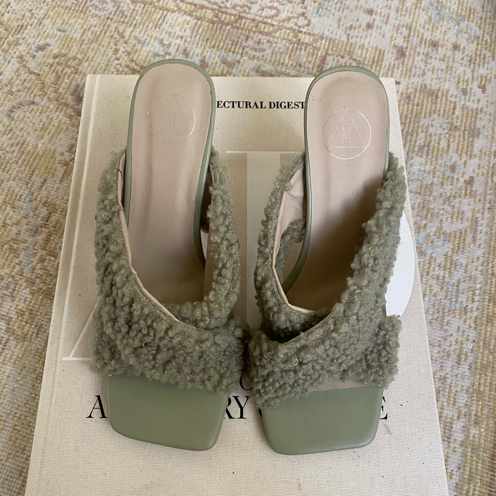 NEW Missguided fluffy heel sandals